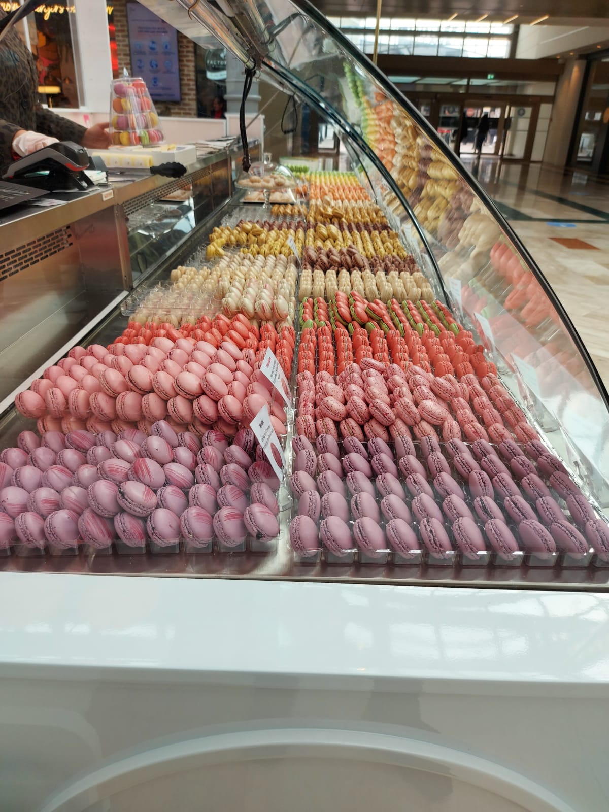 Buyby Market - POP-UP Macarons 5